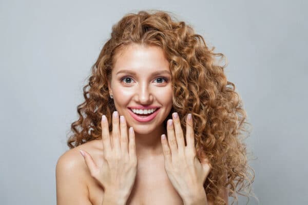 Comment la levure nutritionnelle enrichie peut-elle contribuer à la santé des ongles ?